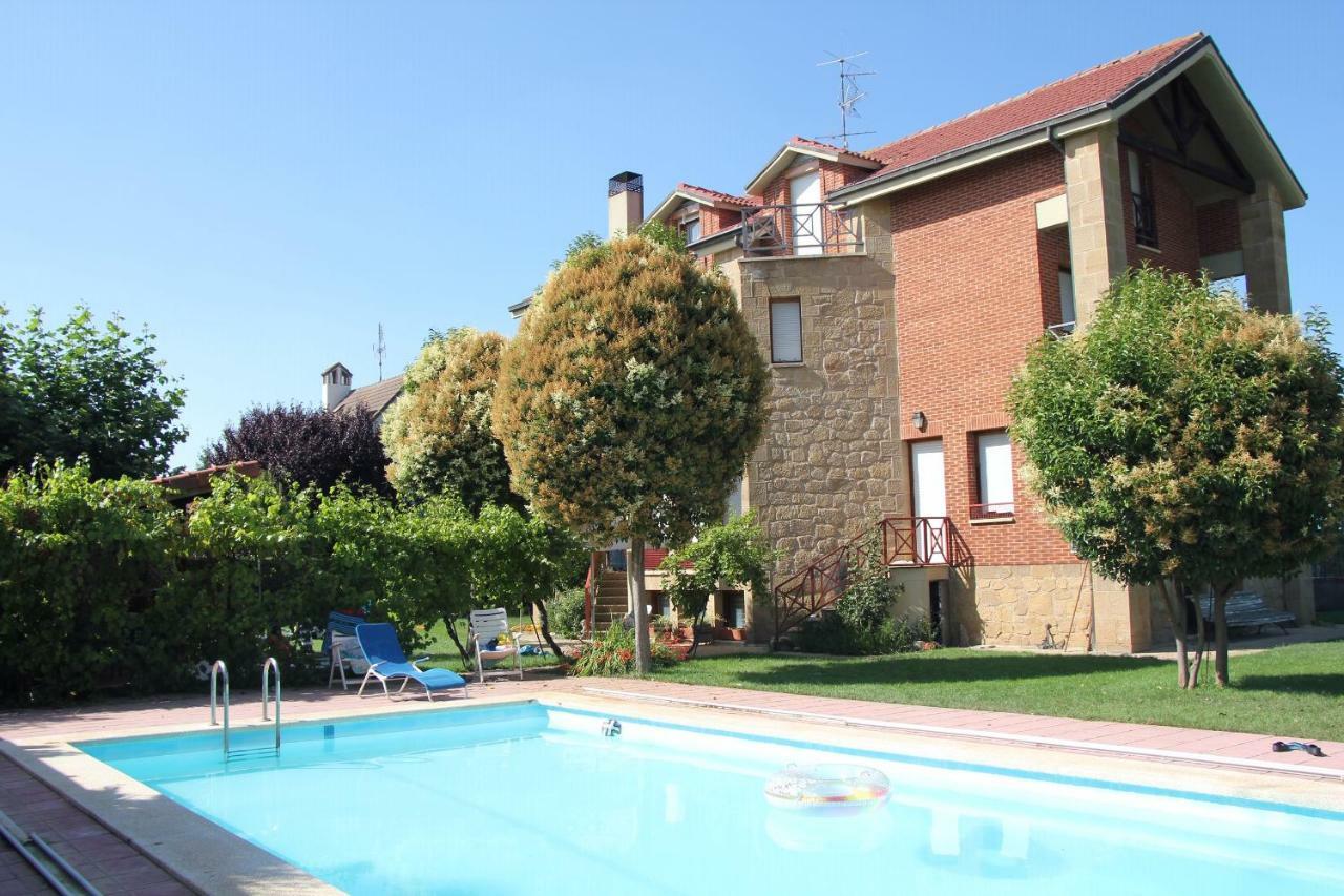 Preciosa Casa Independiente Con Piscina Cubierta Y Gran Jardin Privados Haro Buitenkant foto